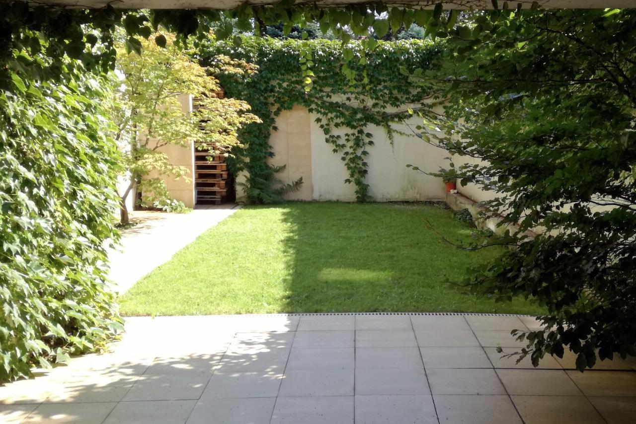 Apartment With Garden In City Center 克拉科夫 外观 照片